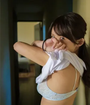 코토이 아리사 사진집 『코토이에게 사랑과 진홍과 새벽의 완전판』 Set.01