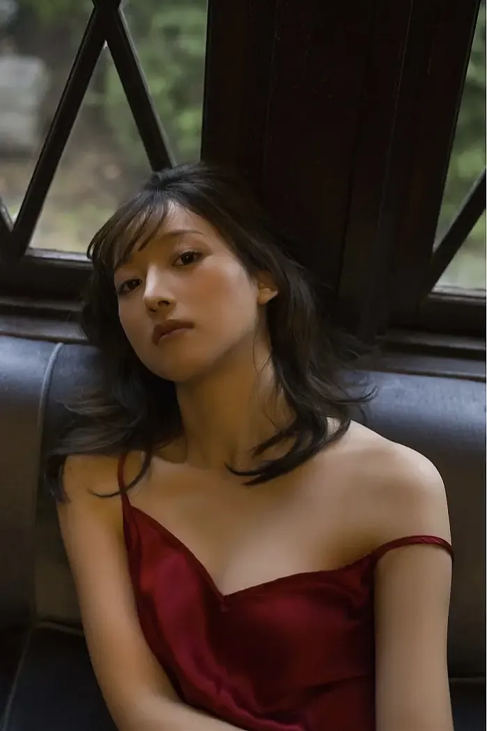 야마자키 아미 사진집 「아름다운 다리 클라이맥스 vol.2 완전판」 Set.01