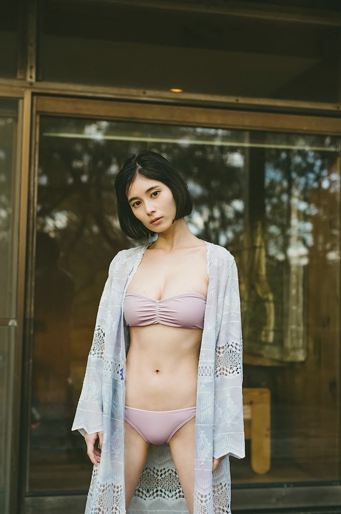 오쿠보 사쿠라코 그라비아 디지털 사진집 「꿰뚫을 듯한 아름다움」 Set.01